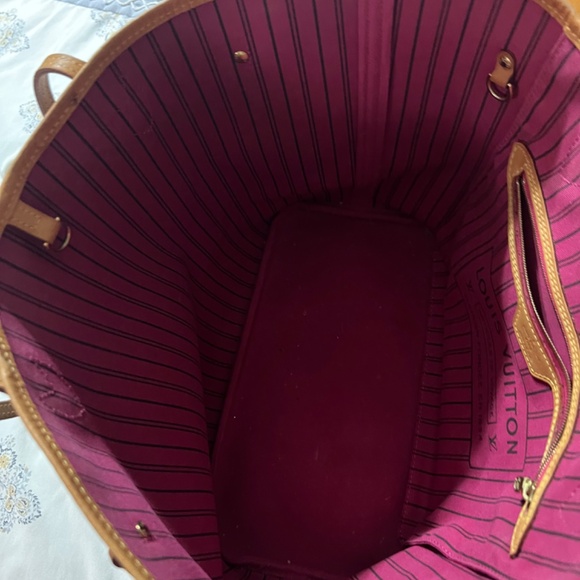 Louis Vuitton neverfull Mm with magenta liner - Picture 7 of 10